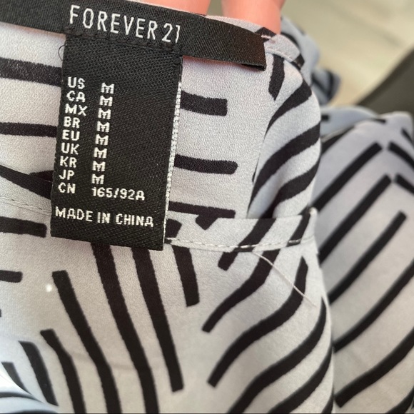 Blue gray and black crop top - Picture 4 of 5